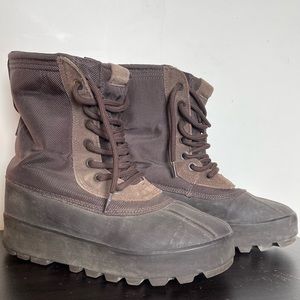 ADIDAS YEEZY 950 Chocolate